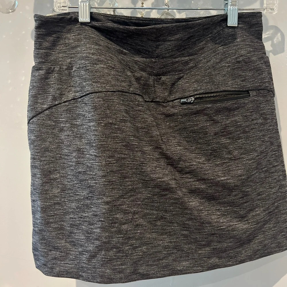 Athleta Women's Gray Skort. C045 - Picture 4 of 6